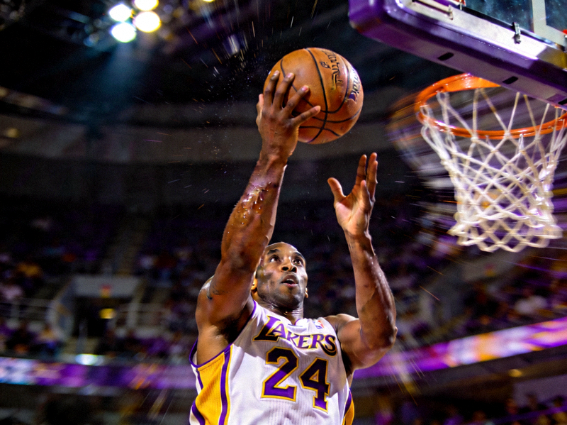 NBA篮球比赛直播精彩画面 - 球员投篮瞬间特写